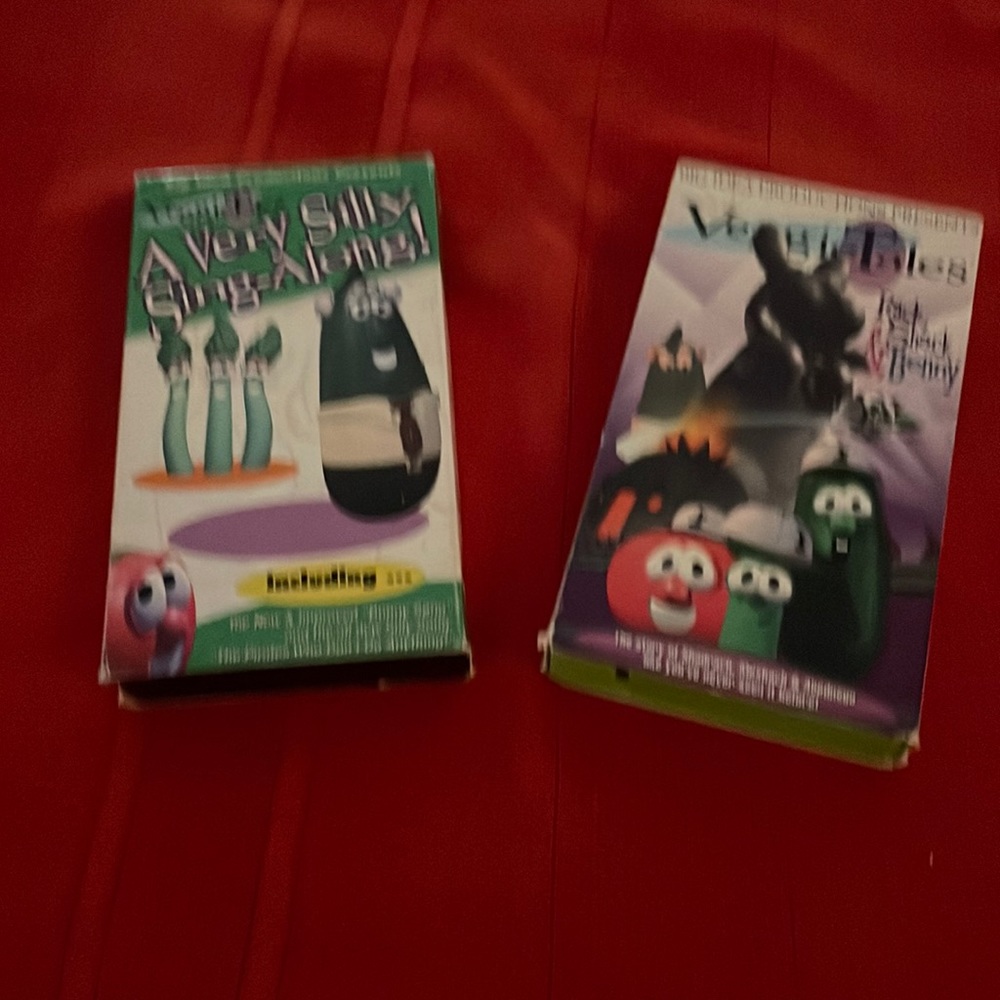 Vintage 2 VHS Veggie Tales (mlb)